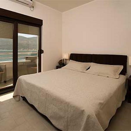 Apartments Twins Herceg Novi Bilik gambar